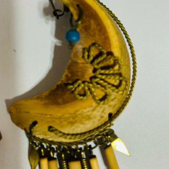 Boho Vintage Coconut Shell Crescent Moon Earrings - Picture 3 of 7